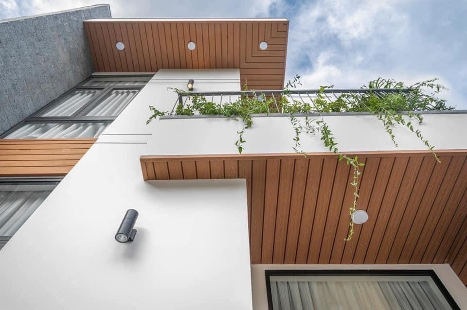 Trần gỗ nhựa ngoài trời mã T10 giá rẻ